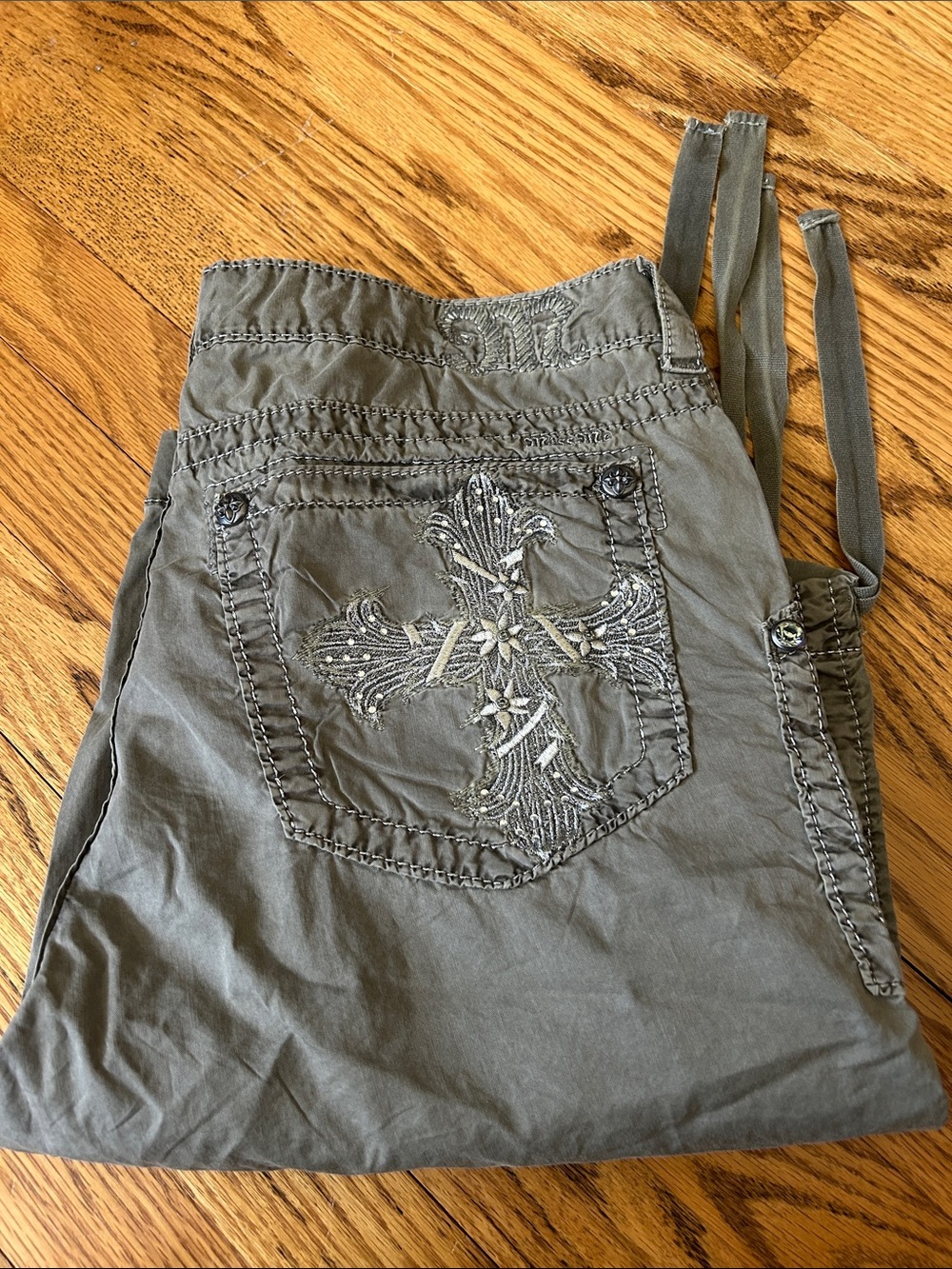Miss Me Y2K Cargo Bermuda Shorts size 31